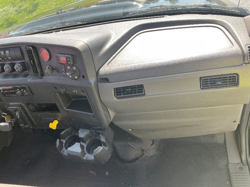 Cab and Chassis Truck-Light and Medium Duty Trucks-International-2020-MV607-Linden-NJ-350,078\n\t\tmiles-$ 15,500 - Image 18