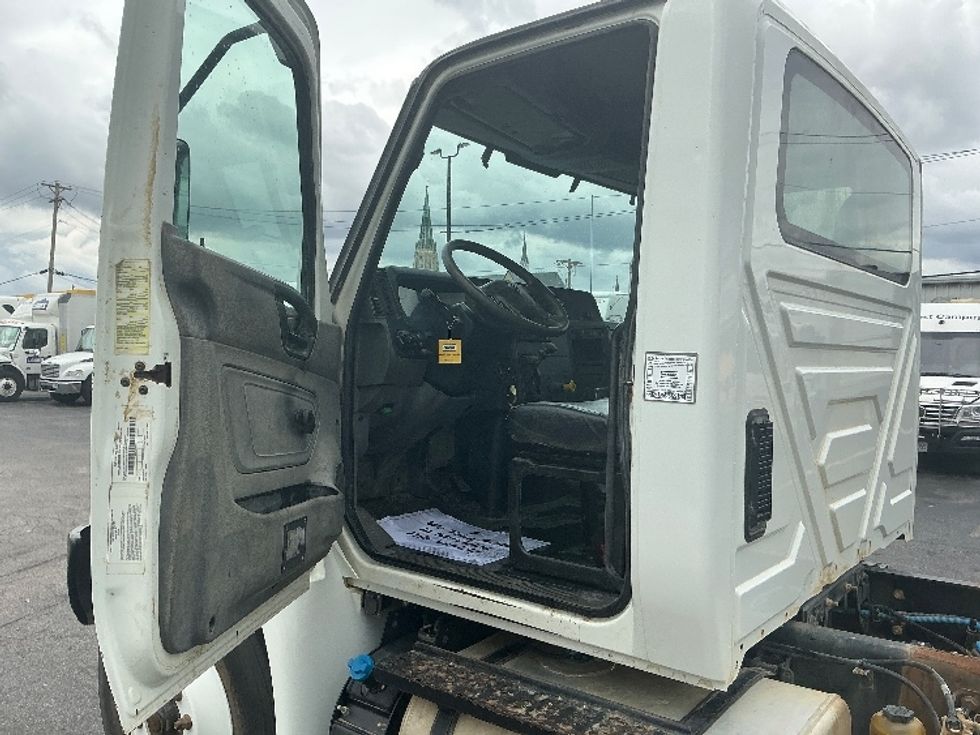 Cab and Chassis Truck-Light and Medium Duty Trucks-International-2020-MV607-Poplar Bluff-MO-31,402\n\t\tmiles-$ 52,750 - Image 14