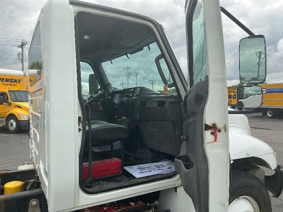 Cab and Chassis Truck-Light and Medium Duty Trucks-International-2020-MV607-Poplar Bluff-MO-31,402\n\t\tmiles-$ 52,750 - Image 18