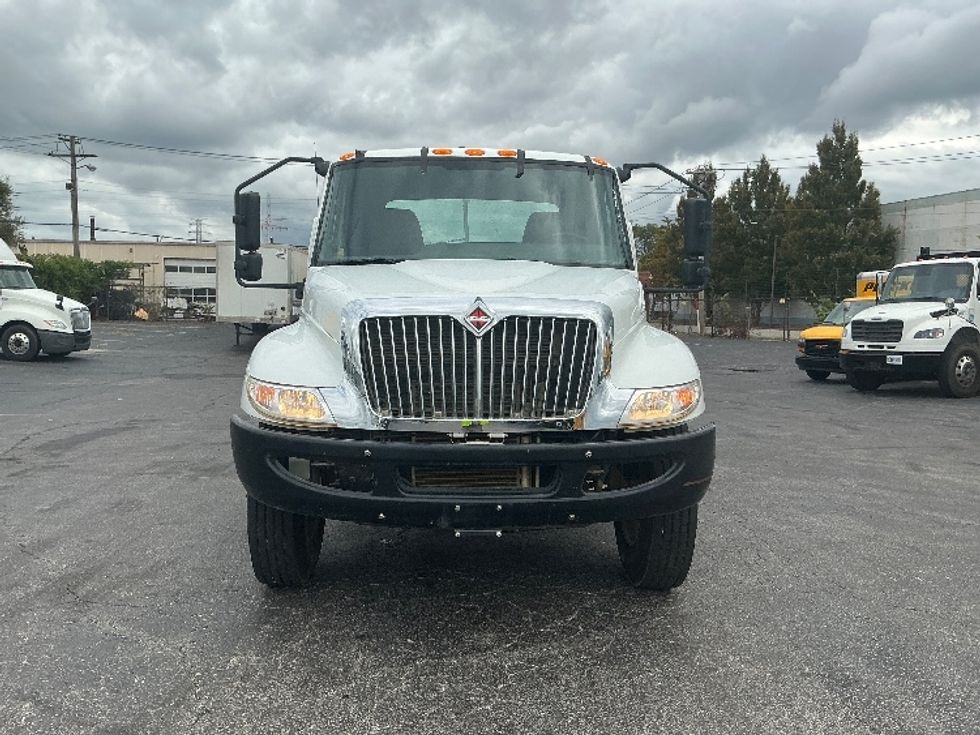 Cab and Chassis Truck-Light and Medium Duty Trucks-International-2020-MV607-Poplar Bluff-MO-31,402\n\t\tmiles-$ 52,750 - Image 2