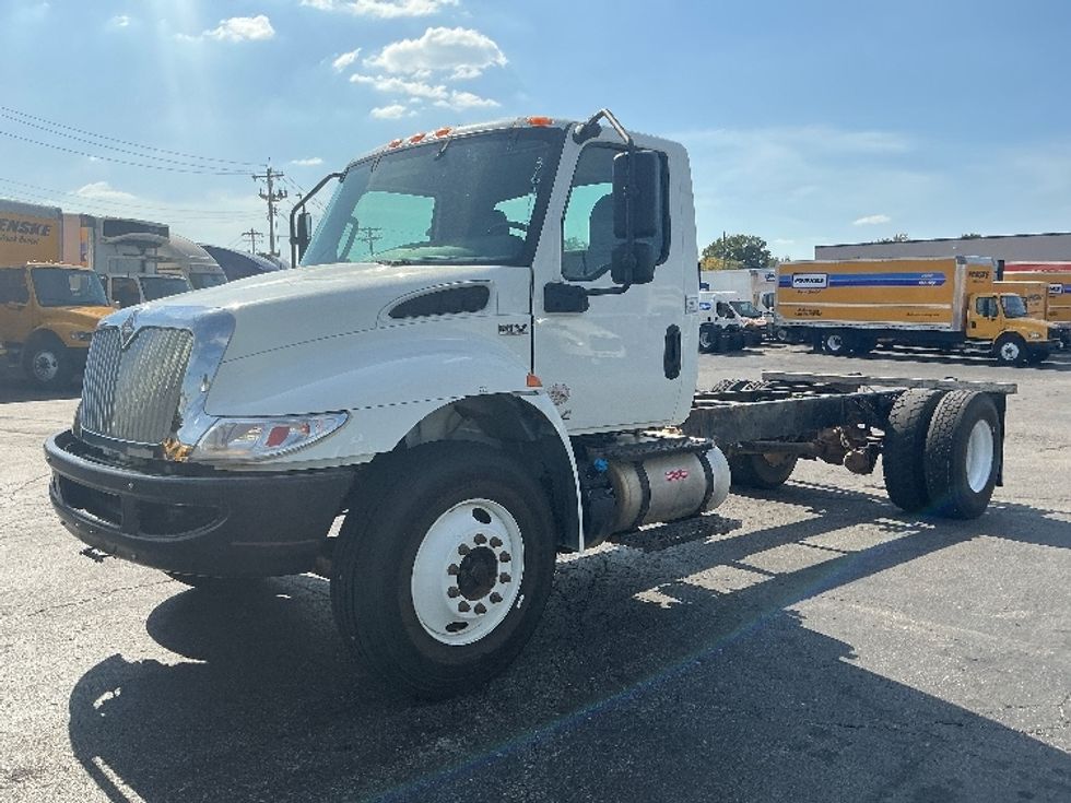 Cab and Chassis Truck-Light and Medium Duty Trucks-International-2020-MV607-Poplar Bluff-MO-31,402\n\t\tmiles-$ 52,750 - Image 3