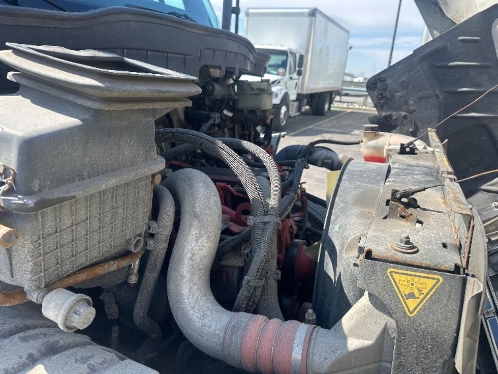Cab and Chassis Truck-Light and Medium Duty Trucks-International-2020-MV607-Scarborough-ON-255,000\n\t\tkm-$ 45,500 - Image 20