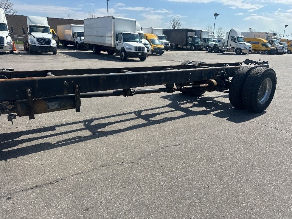 Cab and Chassis Truck-Light and Medium Duty Trucks-International-2020-MV607-Scarborough-ON-255,000\n\t\tkm-$ 45,500 - Image 5