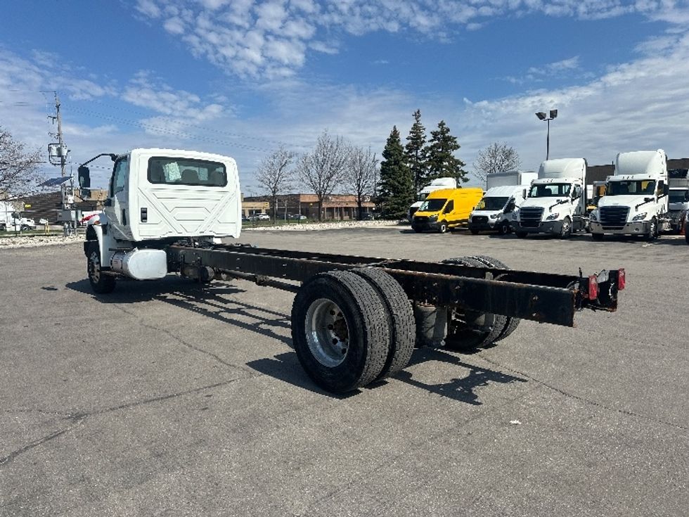 Cab and Chassis Truck-Light and Medium Duty Trucks-International-2020-MV607-Scarborough-ON-255,000\n\t\tkm-$ 45,500 - Image 6