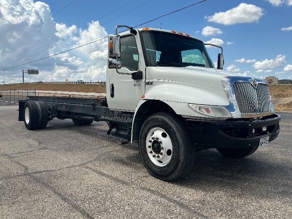 Cab and Chassis Truck-Light and Medium Duty Trucks-International-2020-MV607-Waco-TX-177,306\n\t\tmiles-$ 40,250 - Image 1