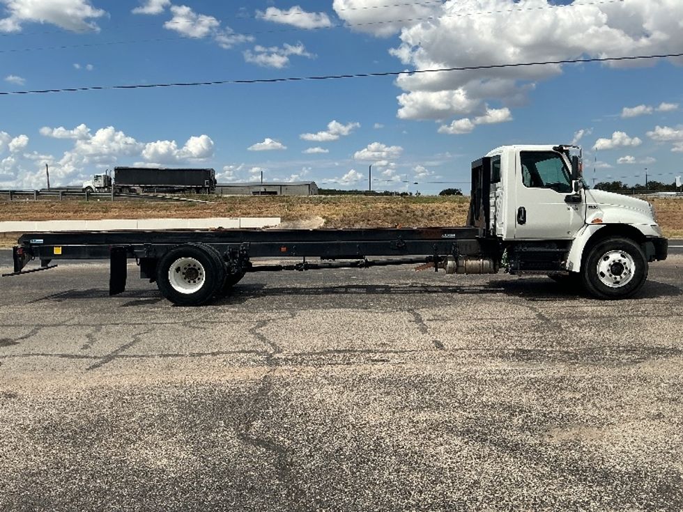 Cab and Chassis Truck-Light and Medium Duty Trucks-International-2020-MV607-Waco-TX-177,306\n\t\tmiles-$ 40,250 - Image 11