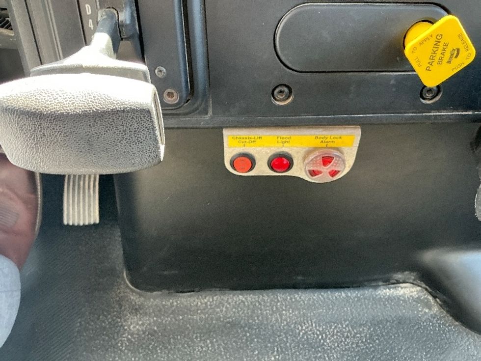 Cab and Chassis Truck-Light and Medium Duty Trucks-International-2020-MV607-Waco-TX-177,306\n\t\tmiles-$ 40,250 - Image 23