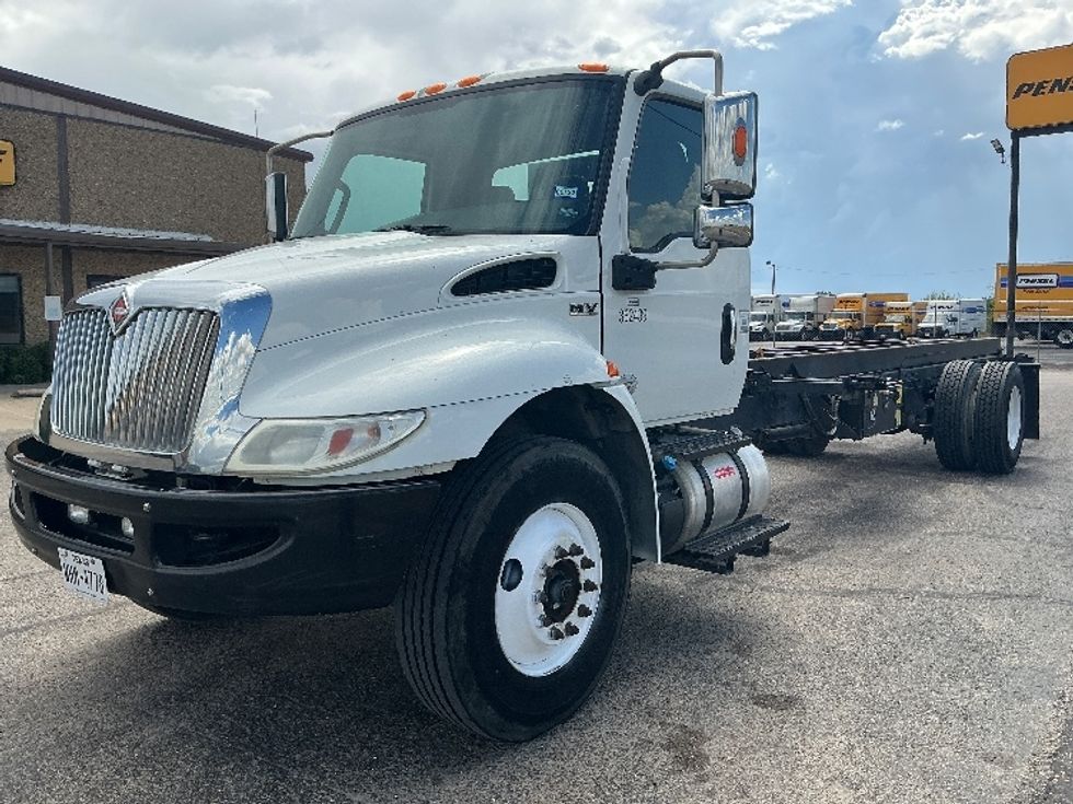 Cab and Chassis Truck-Light and Medium Duty Trucks-International-2020-MV607-Waco-TX-177,306\n\t\tmiles-$ 40,250 - Image 3