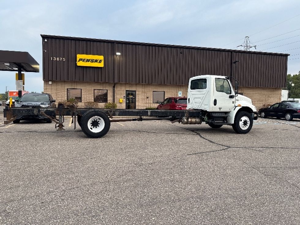 Cab and Chassis Truck-Light and Medium Duty Trucks-International-2020-MV607-Warren-MI-35,707\n\t\tmiles-$ 52,250 - Image 10
