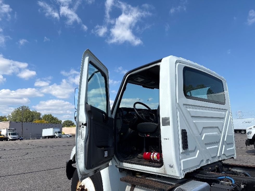 Cab and Chassis Truck-Light and Medium Duty Trucks-International-2020-MV607-Warren-MI-35,707\n\t\tmiles-$ 52,250 - Image 11