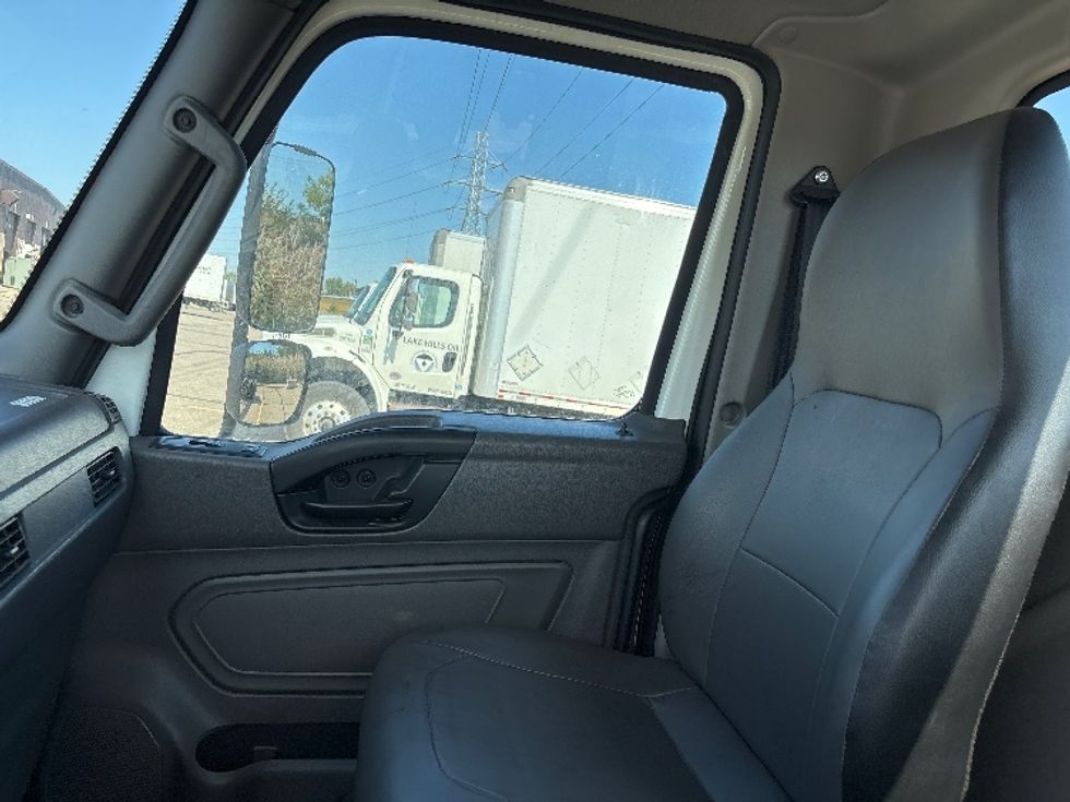 Cab and Chassis Truck-Light and Medium Duty Trucks-International-2020-MV607-Warren-MI-35,707\n\t\tmiles-$ 52,250 - Image 14