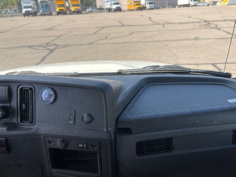 Cab and Chassis Truck-Light and Medium Duty Trucks-International-2020-MV607-Warren-MI-35,707\n\t\tmiles-$ 52,250 - Image 16