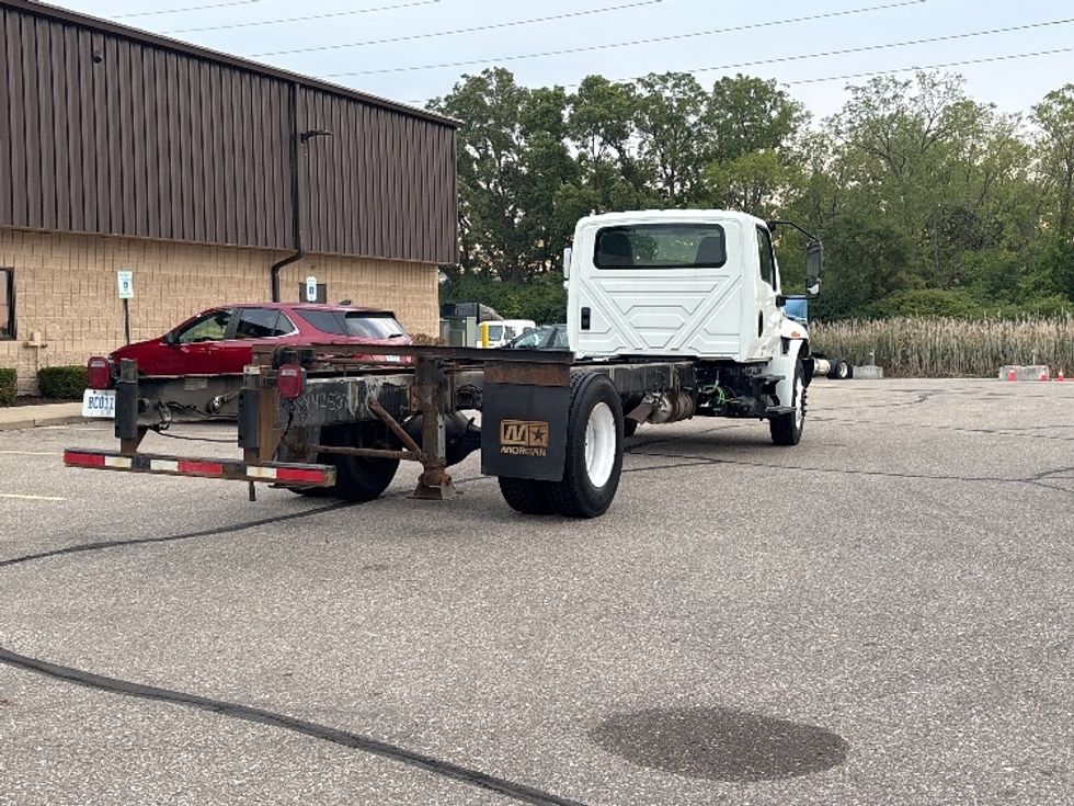 Cab and Chassis Truck-Light and Medium Duty Trucks-International-2020-MV607-Warren-MI-35,707\n\t\tmiles-$ 52,250 - Image 8