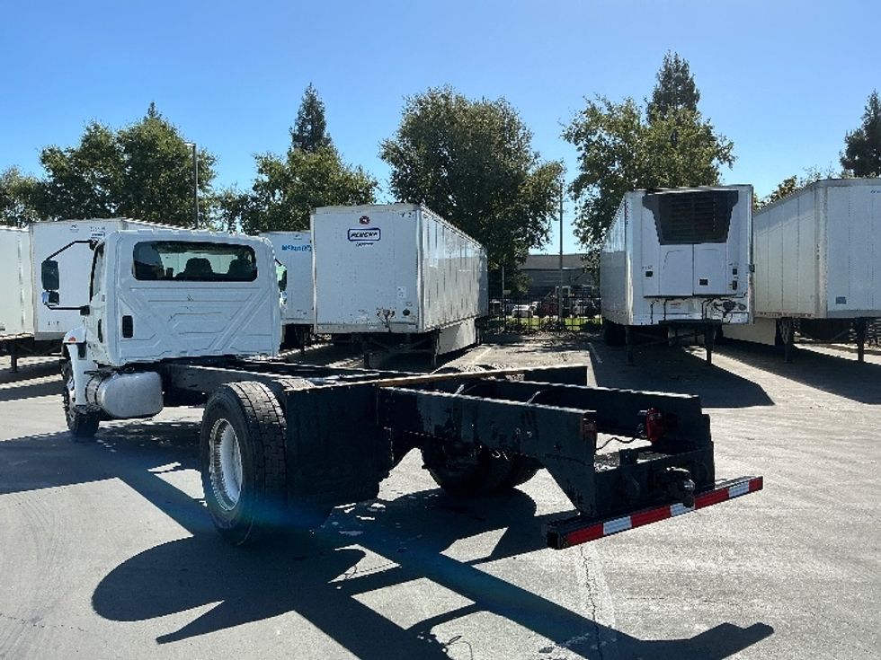 Cab and Chassis Truck-Light and Medium Duty Trucks-International-2020-MV607-West Sacramento-CA-193,423\n\t\tmiles-$ 28,000 - Image 6
