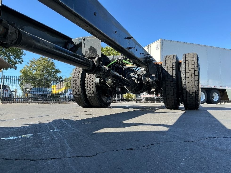 Cab and Chassis Truck-Light and Medium Duty Trucks-International-2020-MV607-West Sacramento-CA-193,423\n\t\tmiles-$ 28,000 - Image 5