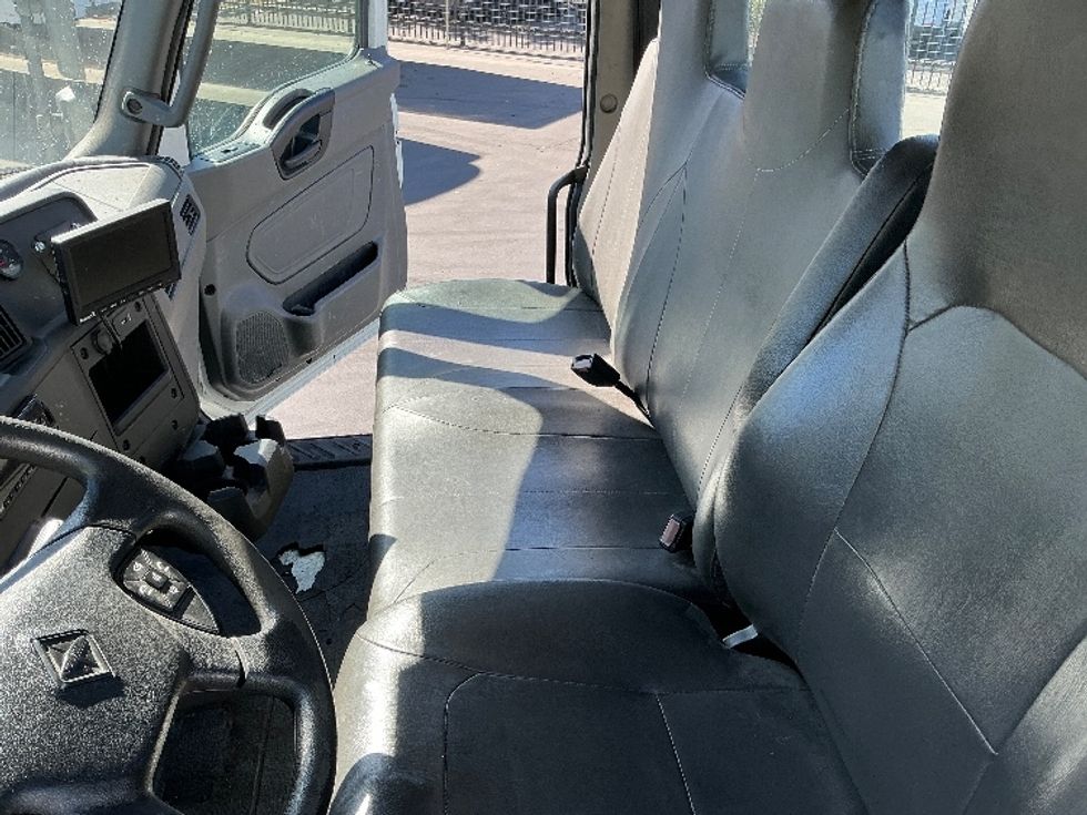 Cab and Chassis Truck-Light and Medium Duty Trucks-International-2020-MV607-West Sacramento-CA-193,423\n\t\tmiles-$ 28,000 - Image 15