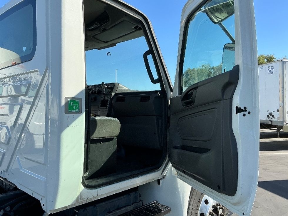Cab and Chassis Truck-Light and Medium Duty Trucks-International-2020-MV607-West Sacramento-CA-193,423\n\t\tmiles-$ 28,000 - Image 16