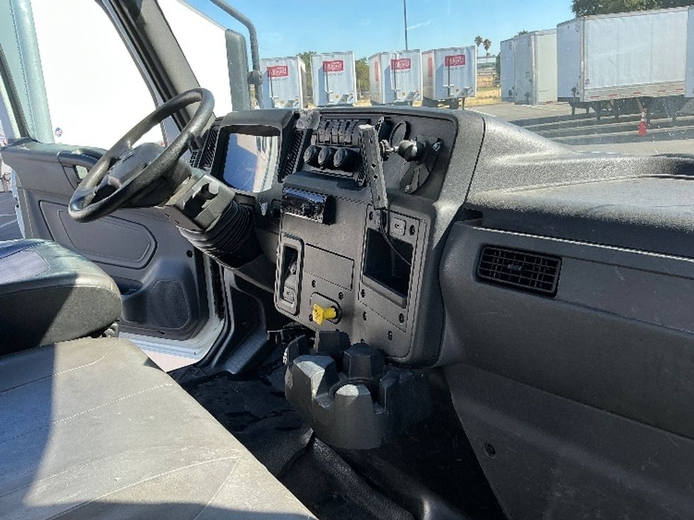 Cab and Chassis Truck-Light and Medium Duty Trucks-International-2020-MV607-West Sacramento-CA-193,423\n\t\tmiles-$ 28,000 - Image 18