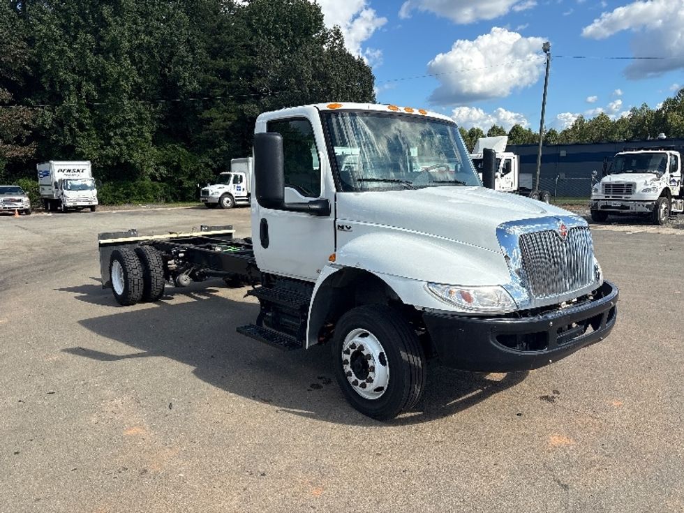 Cab and Chassis Truck-Light and Medium Duty Trucks-International-2020-MV607LP-Mebane-NC-203,758\n\t\tmiles-$ 35,000 - Image 1