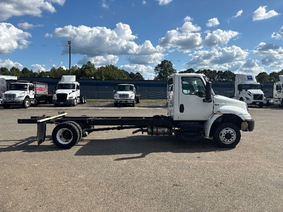 Cab and Chassis Truck-Light and Medium Duty Trucks-International-2020-MV607LP-Mebane-NC-203,758\n\t\tmiles-$ 35,000 - Image 11