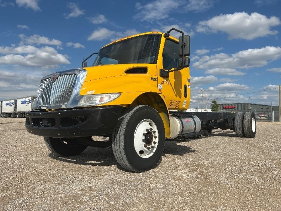 Cab and Chassis Truck-Light and Medium Duty Trucks-International-2021-MV607-Amarillo-TX-232,238\n\t\tmiles-$ 36,000 - Image 3