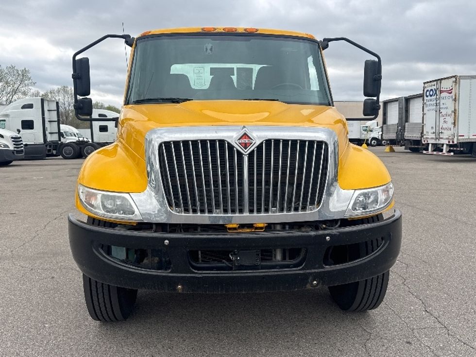 Cab and Chassis Truck-Light and Medium Duty Trucks-International-2021-MV607-Brooklyn Park-MN-193,186\n\t\tmiles-$ 32,000 - Image 2