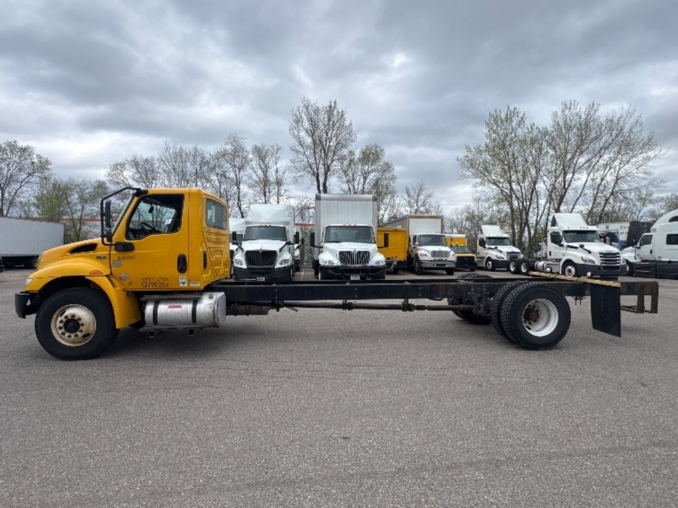 Cab and Chassis Truck-Light and Medium Duty Trucks-International-2021-MV607-Brooklyn Park-MN-193,186\n\t\tmiles-$ 32,000 - Image 4