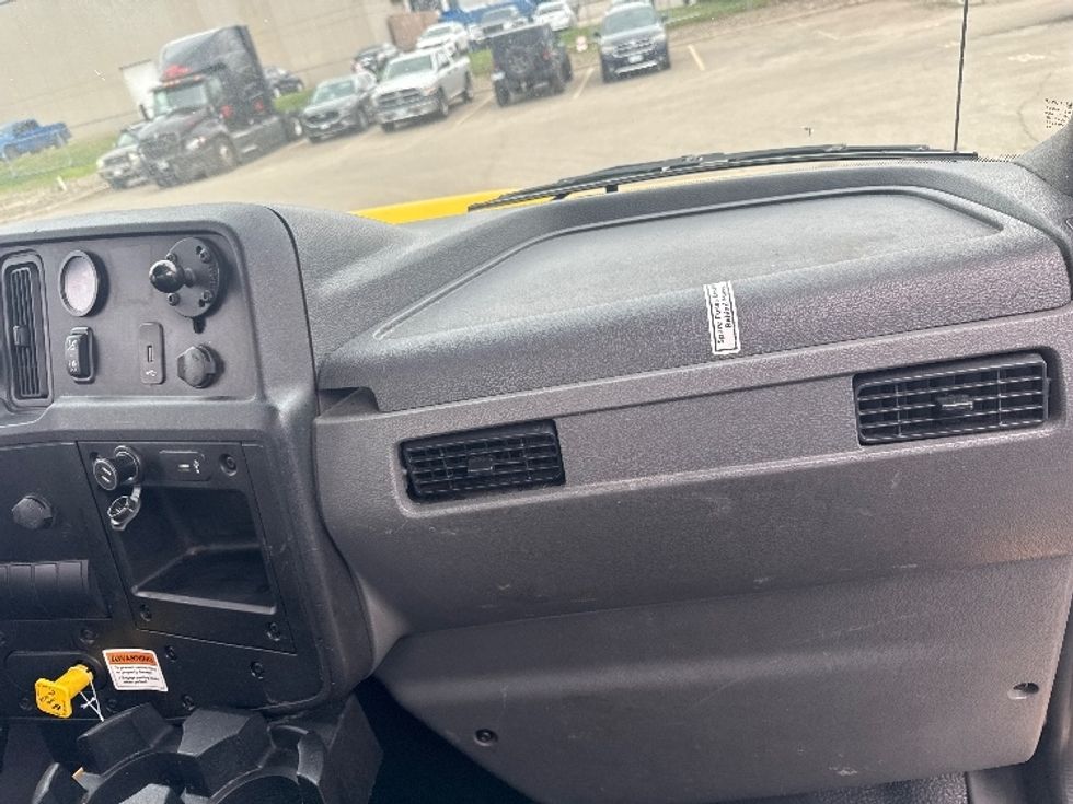 Cab and Chassis Truck-Light and Medium Duty Trucks-International-2021-MV607-Brooklyn Park-MN-193,186\n\t\tmiles-$ 32,000 - Image 15