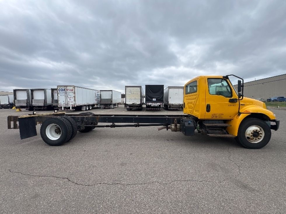 Cab and Chassis Truck-Light and Medium Duty Trucks-International-2021-MV607-Brooklyn Park-MN-193,186\n\t\tmiles-$ 32,000 - Image 12