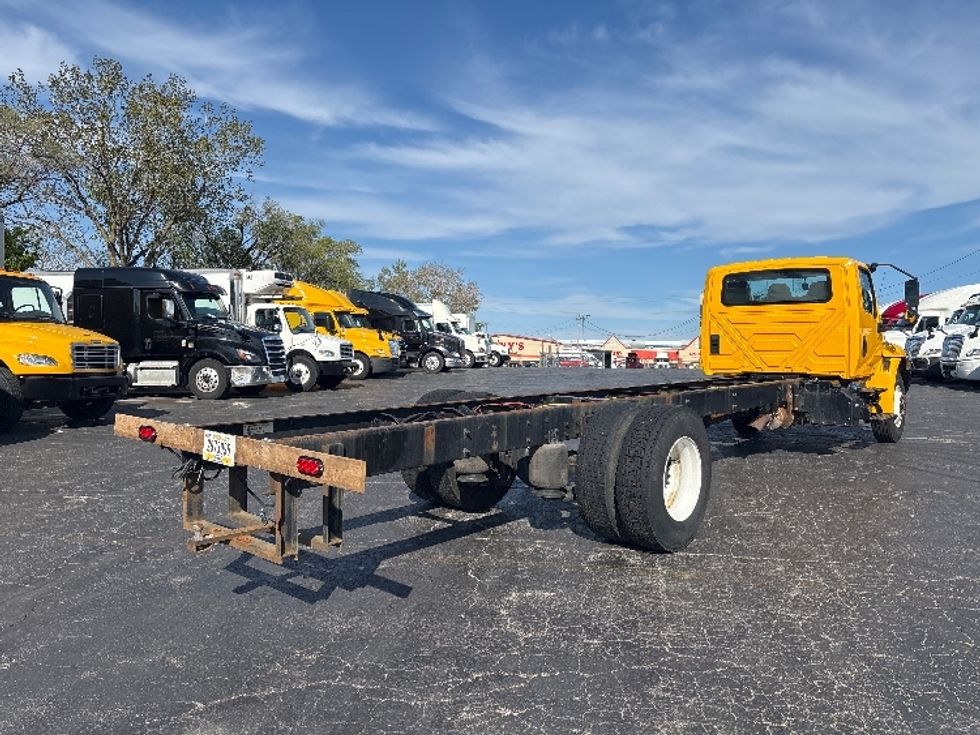 Cab and Chassis Truck-Light and Medium Duty Trucks-International-2021-MV607-East Chicago-IN-199,054\n\t\tmiles-$ 33,000 - Image 8