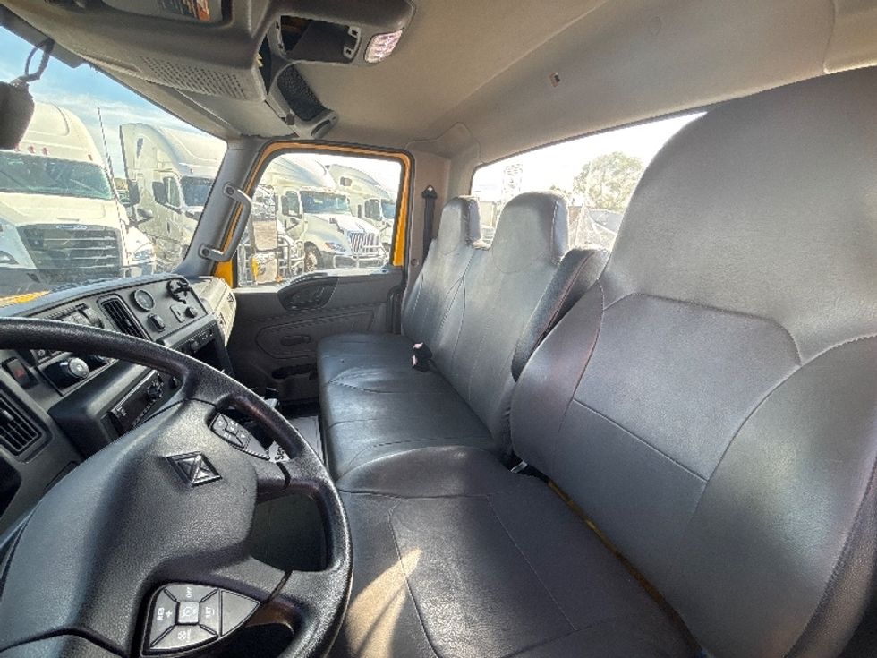 Cab and Chassis Truck-Light and Medium Duty Trucks-International-2021-MV607-East Chicago-IN-199,054\n\t\tmiles-$ 33,000 - Image 14