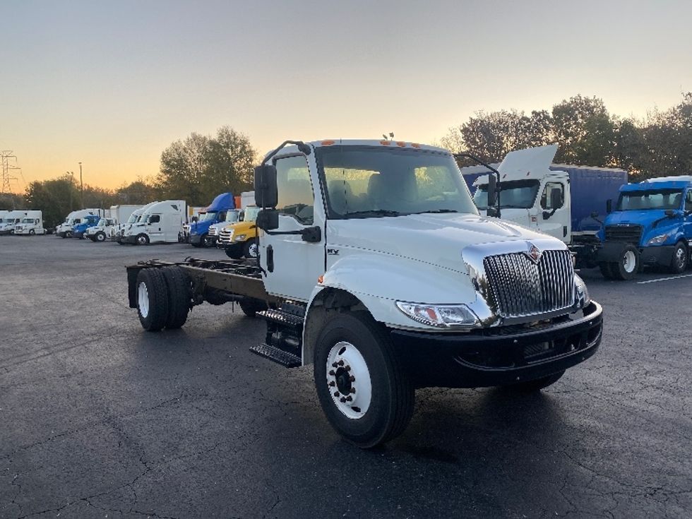 Cab and Chassis Truck-Light and Medium Duty Trucks-International-2021-MV607-Greensboro-NC-134,887\n\t\tmiles-$ 41,750 - Image 1