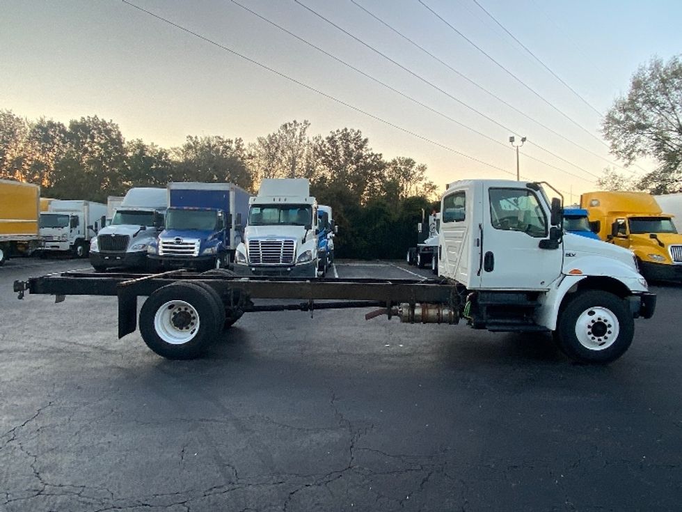 Cab and Chassis Truck-Light and Medium Duty Trucks-International-2021-MV607-Greensboro-NC-134,887\n\t\tmiles-$ 41,750 - Image 10