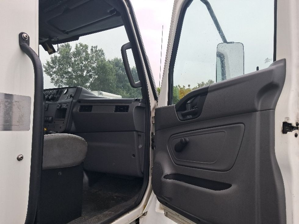 Cab and Chassis Truck-Light and Medium Duty Trucks-International-2021-MV607-Greensboro-NC-134,887\n\t\tmiles-$ 41,750 - Image 15