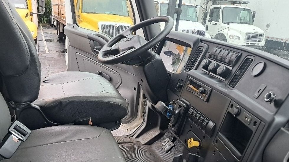 Cab and Chassis Truck-Light and Medium Duty Trucks-International-2021-MV607-Greensboro-NC-134,887\n\t\tmiles-$ 41,750 - Image 17