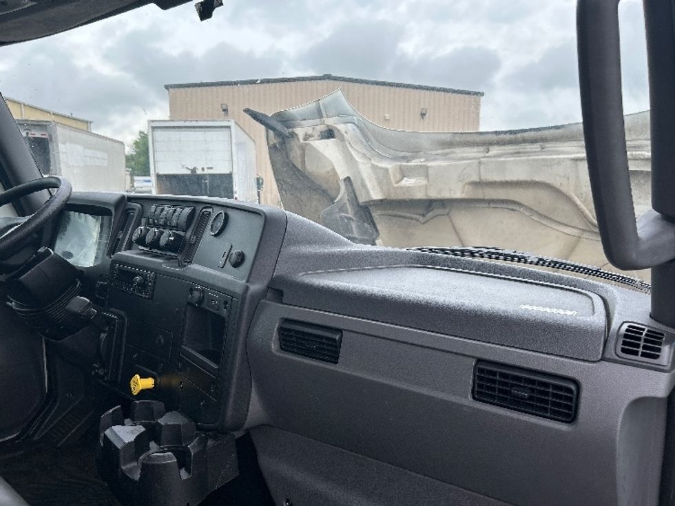 Cab and Chassis Truck-Light and Medium Duty Trucks-International-2021-MV607-Hueytown-AL-136,278\n\t\tmiles-$ 44,000 - Image 14
