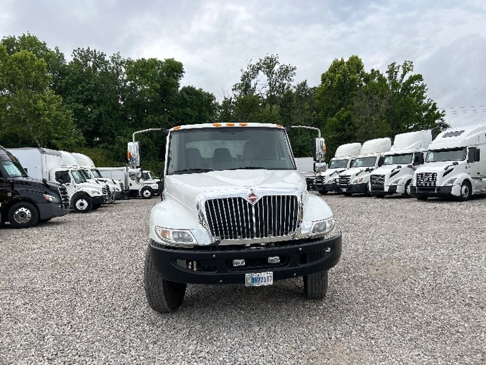Cab and Chassis Truck-Light and Medium Duty Trucks-International-2021-MV607-Hueytown-AL-136,278\n\t\tmiles-$ 44,000 - Image 2