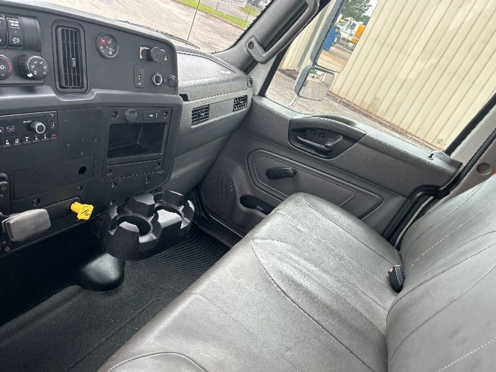 Cab and Chassis Truck-Light and Medium Duty Trucks-International-2021-MV607-Hueytown-AL-70,938\n\t\tmiles-$ 57,500 - Image 14