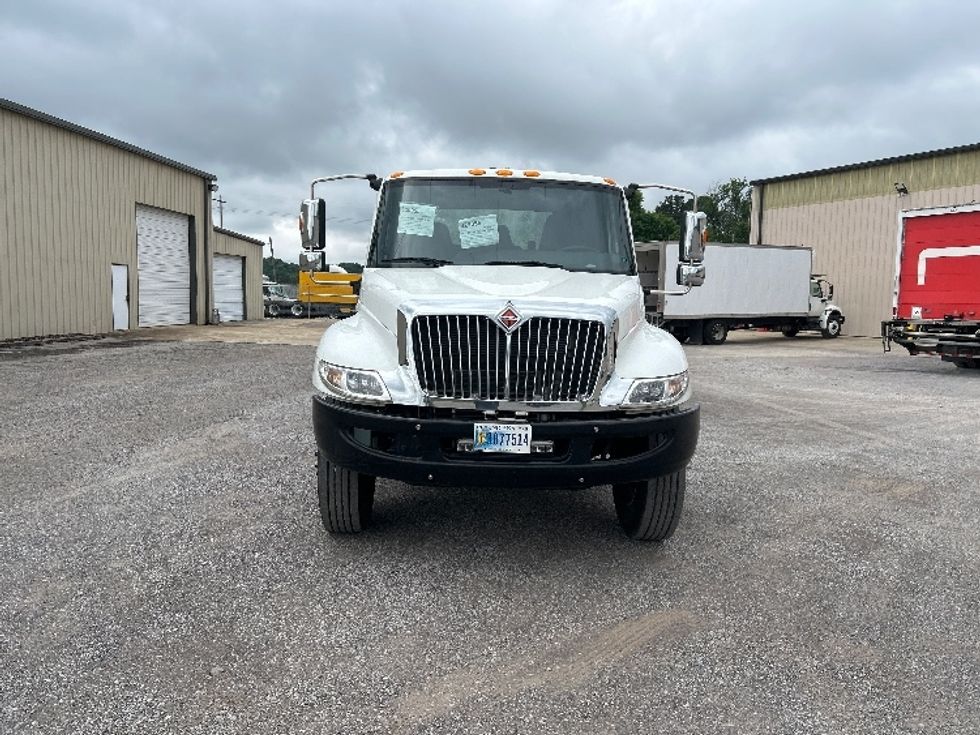Cab and Chassis Truck-Light and Medium Duty Trucks-International-2021-MV607-Hueytown-AL-70,938\n\t\tmiles-$ 57,500 - Image 2