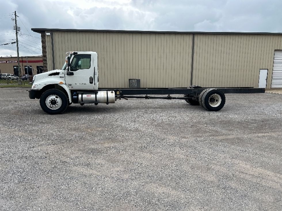 Cab and Chassis Truck-Light and Medium Duty Trucks-International-2021-MV607-Hueytown-AL-70,938\n\t\tmiles-$ 57,500 - Image 4
