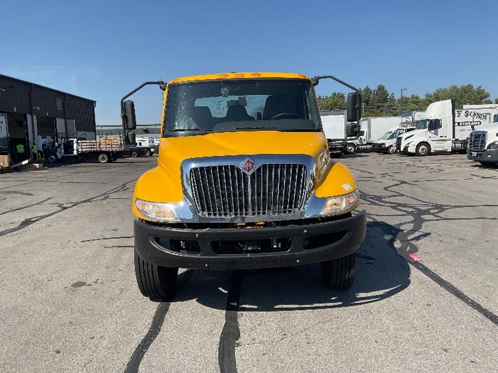 Cab and Chassis Truck-Light and Medium Duty Trucks-International-2021-MV607-Indianapolis-IN-234,362\n\t\tmiles-$ 29,750 - Image 2
