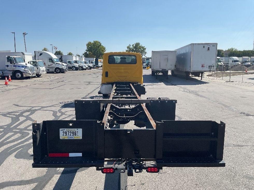 Cab and Chassis Truck-Light and Medium Duty Trucks-International-2021-MV607-Indianapolis-IN-234,362\n\t\tmiles-$ 29,750 - Image 8