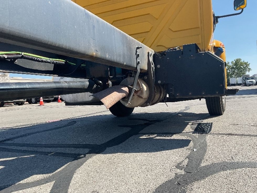 Cab and Chassis Truck-Light and Medium Duty Trucks-International-2021-MV607-Indianapolis-IN-234,362\n\t\tmiles-$ 29,750 - Image 14