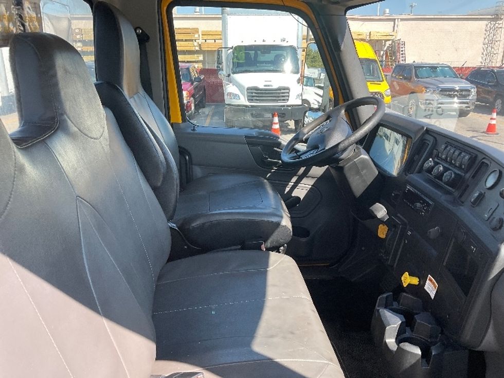 Cab and Chassis Truck-Light and Medium Duty Trucks-International-2021-MV607-Indianapolis-IN-234,362\n\t\tmiles-$ 29,750 - Image 22