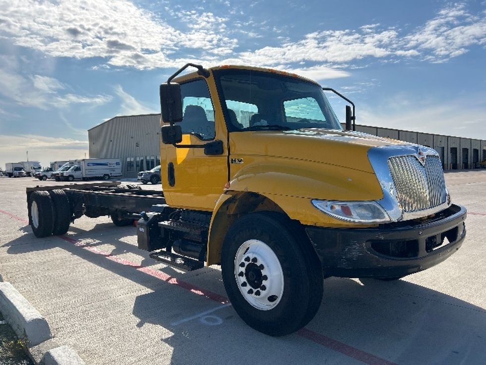 Cab and Chassis Truck-Light and Medium Duty Trucks-International-2021-MV607-Katy-TX-200,656\n\t\tmiles-$ 36,500 - Image 1