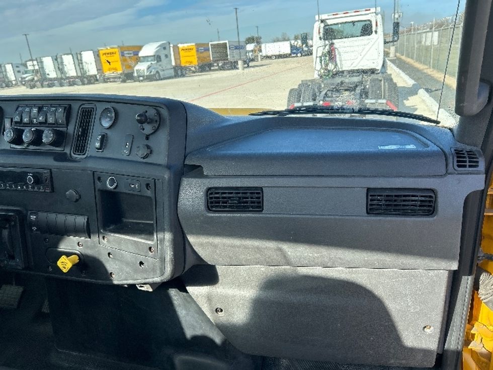 Cab and Chassis Truck-Light and Medium Duty Trucks-International-2021-MV607-Katy-TX-200,656\n\t\tmiles-$ 36,500 - Image 16