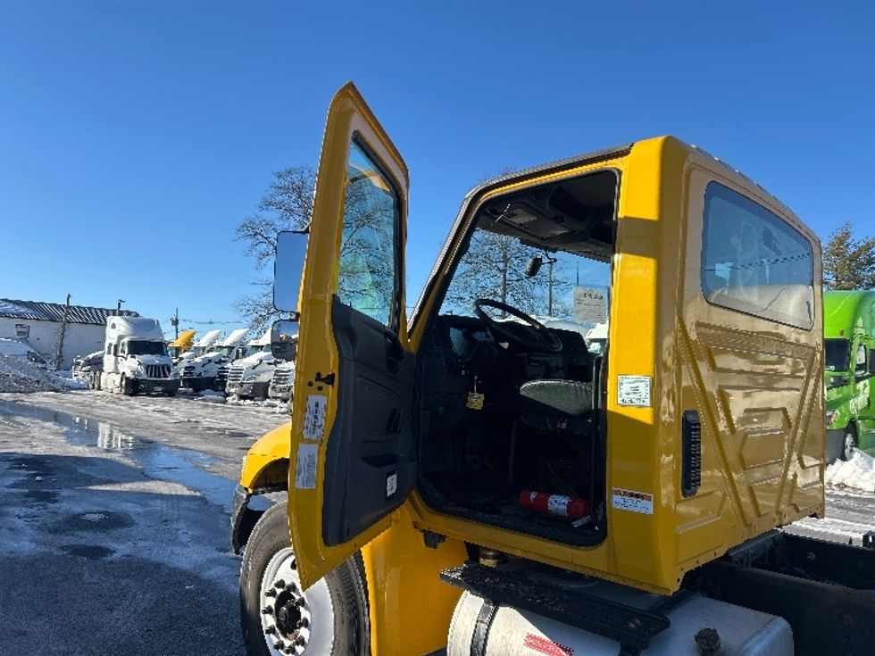 Cab and Chassis Truck-Light and Medium Duty Trucks-International-2021-MV607-Linden-NJ-159,579\n\t\tmiles-$ 36,750 - Image 16