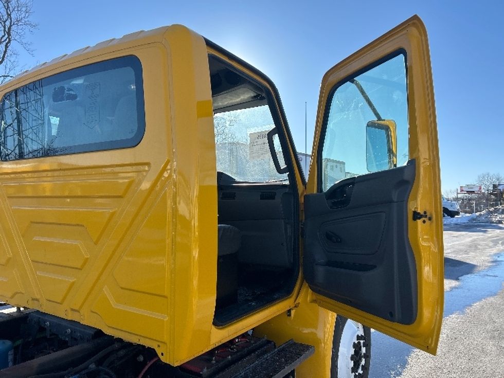 Cab and Chassis Truck-Light and Medium Duty Trucks-International-2021-MV607-Linden-NJ-159,579\n\t\tmiles-$ 36,750 - Image 20