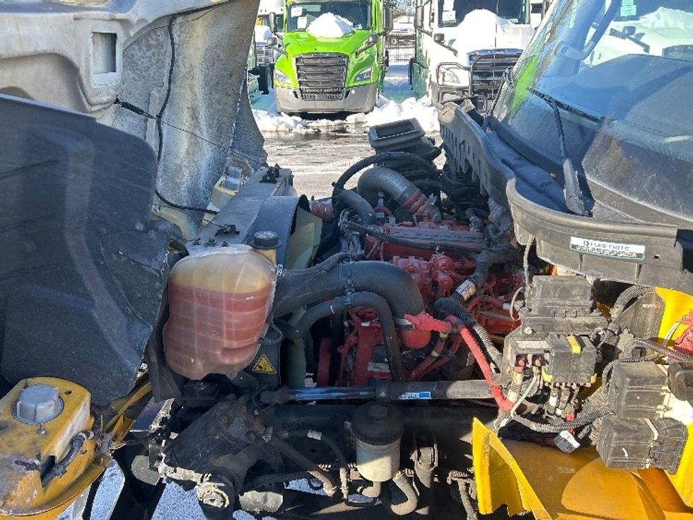 Cab and Chassis Truck-Light and Medium Duty Trucks-International-2021-MV607-Linden-NJ-159,579\n\t\tmiles-$ 36,750 - Image 24