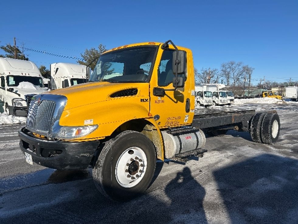 Cab and Chassis Truck-Light and Medium Duty Trucks-International-2021-MV607-Linden-NJ-159,579\n\t\tmiles-$ 36,750 - Image 3